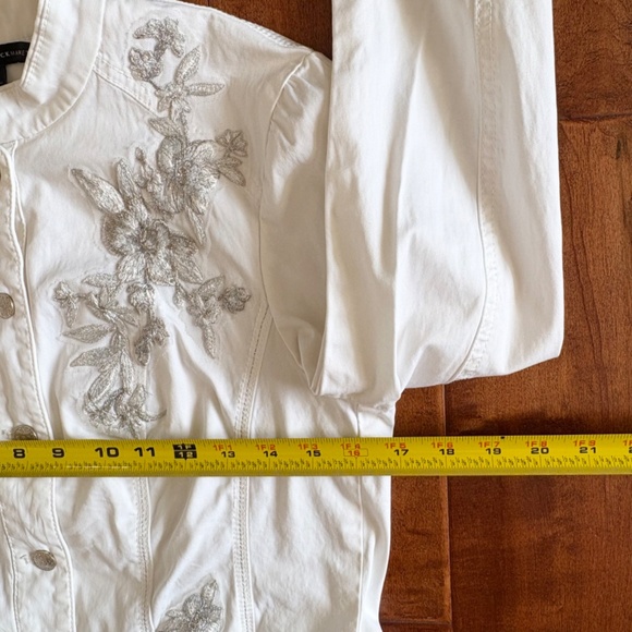 WHBM White Denim Jacket w/ Silver Floral Embroidery Womens 8 Vintage - Picture 6 of 15